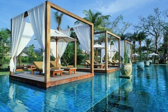 14 osupljivih hotelskih bazenov