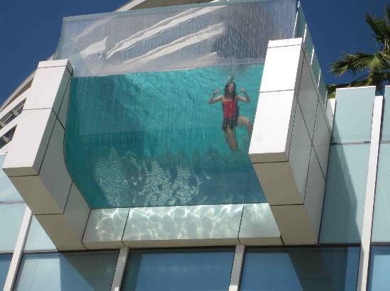 14 osupljivih hotelskih bazenov